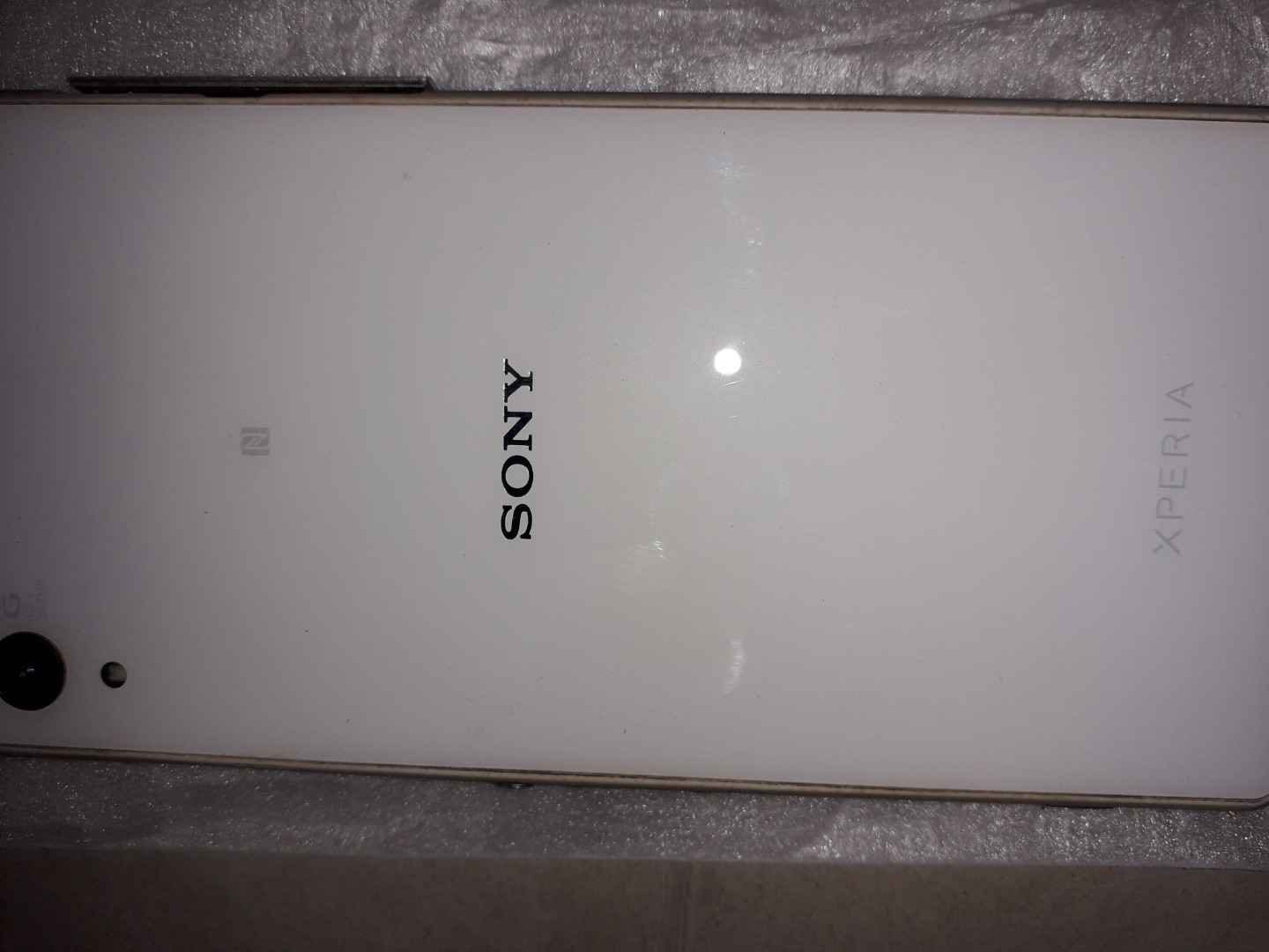 هاتف sony xperia Z2
لا تنسَ أنك شاهدت هذا الإعلان في عنكبوت
المعالج: رباعي النواة 2.3 جيجا هر...