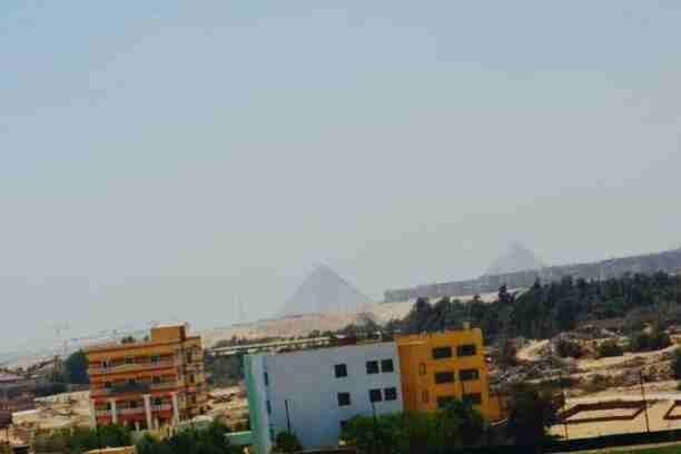 كود 65
للبيع في كمبوند بالم هايتس امام فندق الواحه الموقع يقع علي الربوه الارض مساحه ١٠٥٠ متر بها عدد ٢ واجهه واحده لداخل الكمبوند والاخرى واجهه على الشارع الرئيسي
الفيلا الاولى مباني ٦٥٠ متر مساحه كل...