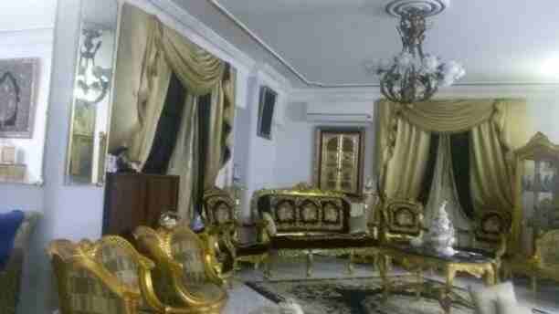 شقه ببرج.فاخر12 طابق.مداخل رخام 2اسانسير .250م.بحرى.شرقى. غربى تطل.على.ملاعب كليه التربيه الرياضيه ترى شارع الهرم وفيصل.فيو يرى جبل المقطم. الطابق.10 .كلهاغيرمجرحه تماما .ماعدا فقط جزء من الرسبشن .....