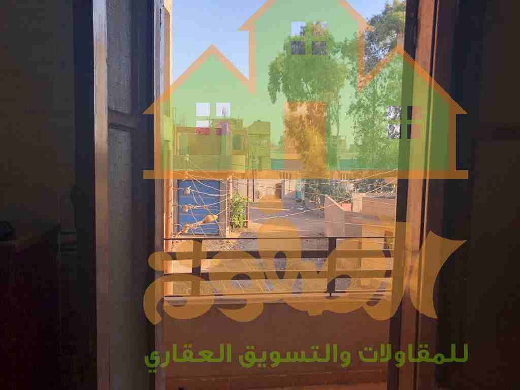 كود 3263
شقة للبيع مساحه 120 م
بيت اهالى حصه فى الارض
تشطيب سوبر لوكس
دور اول علوى
3 غرف وصاله كبيرة ومطبخ وحمام كهرباء مياه غاز
السعر 350 الف قابل للتفاوض
الحرس الوطنى عزبه ابو خليل
للمعاينه...