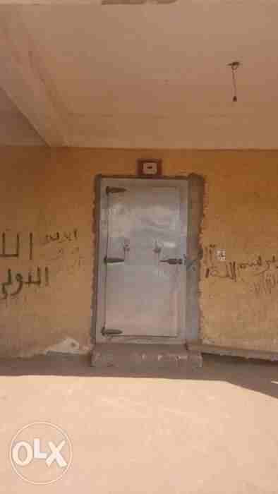 ثلاجة لحفظ الخضر والفاكهة سعة 1000 طن و محطة تصدير وفيلا سكنية
لا تنسَ أنك شاهدت هذا الإعلان في عنكبوت...