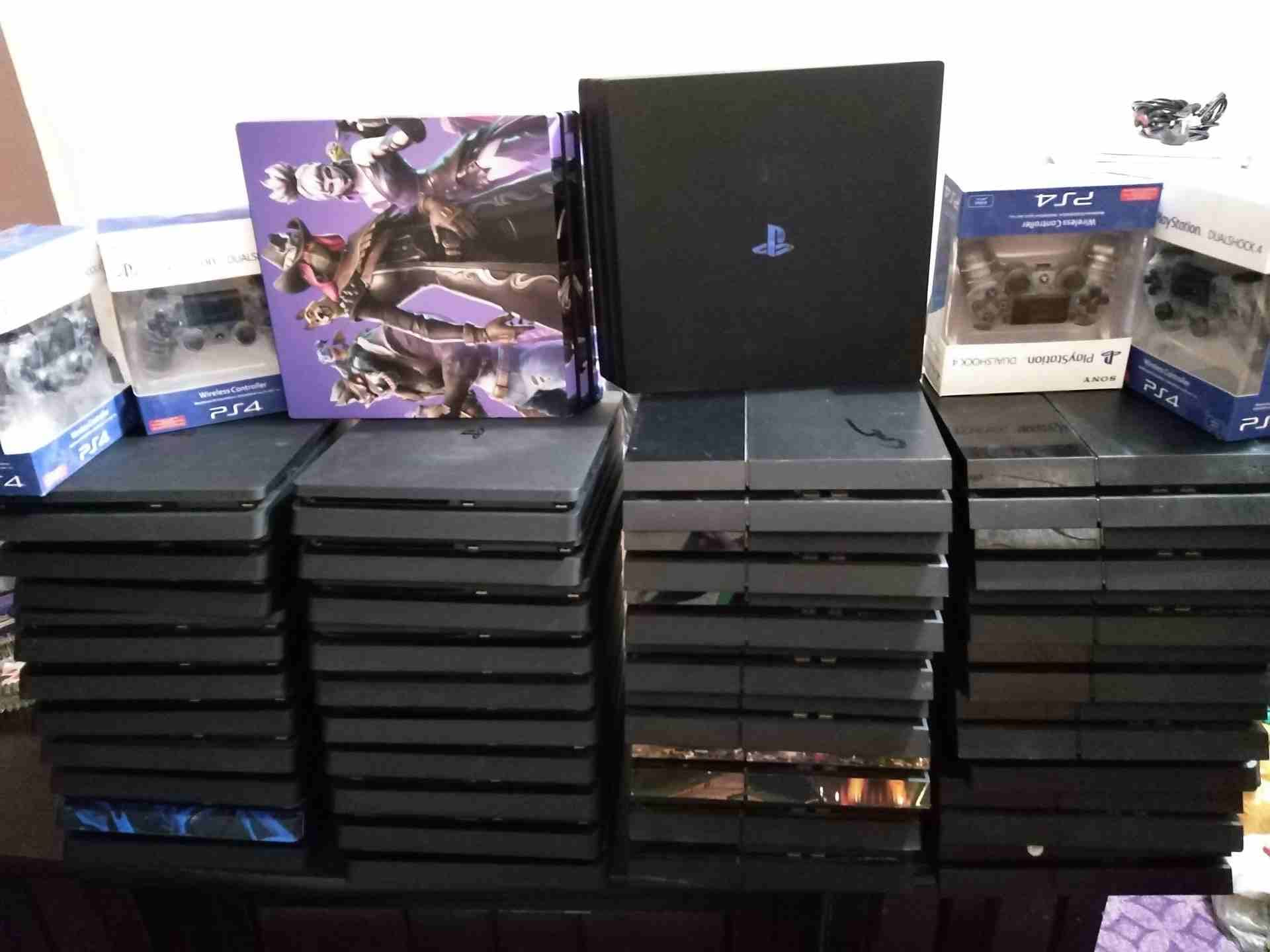 بلايستيشن 4 playstation
لا تنسَ أنك شاهدت هذا الإعلان في عنكبوت
بلايستيشن 4 فات / سلم / برو
كميا...