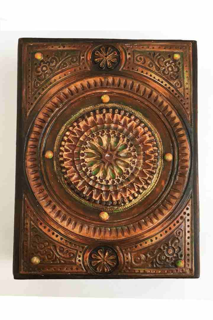 صندوق لحفظ كتاب الله (القرآن الكريم) جديد
لا تنسَ أنك شاهدت هذا الإعلان في عنكبوت
صندوق من الخشب...