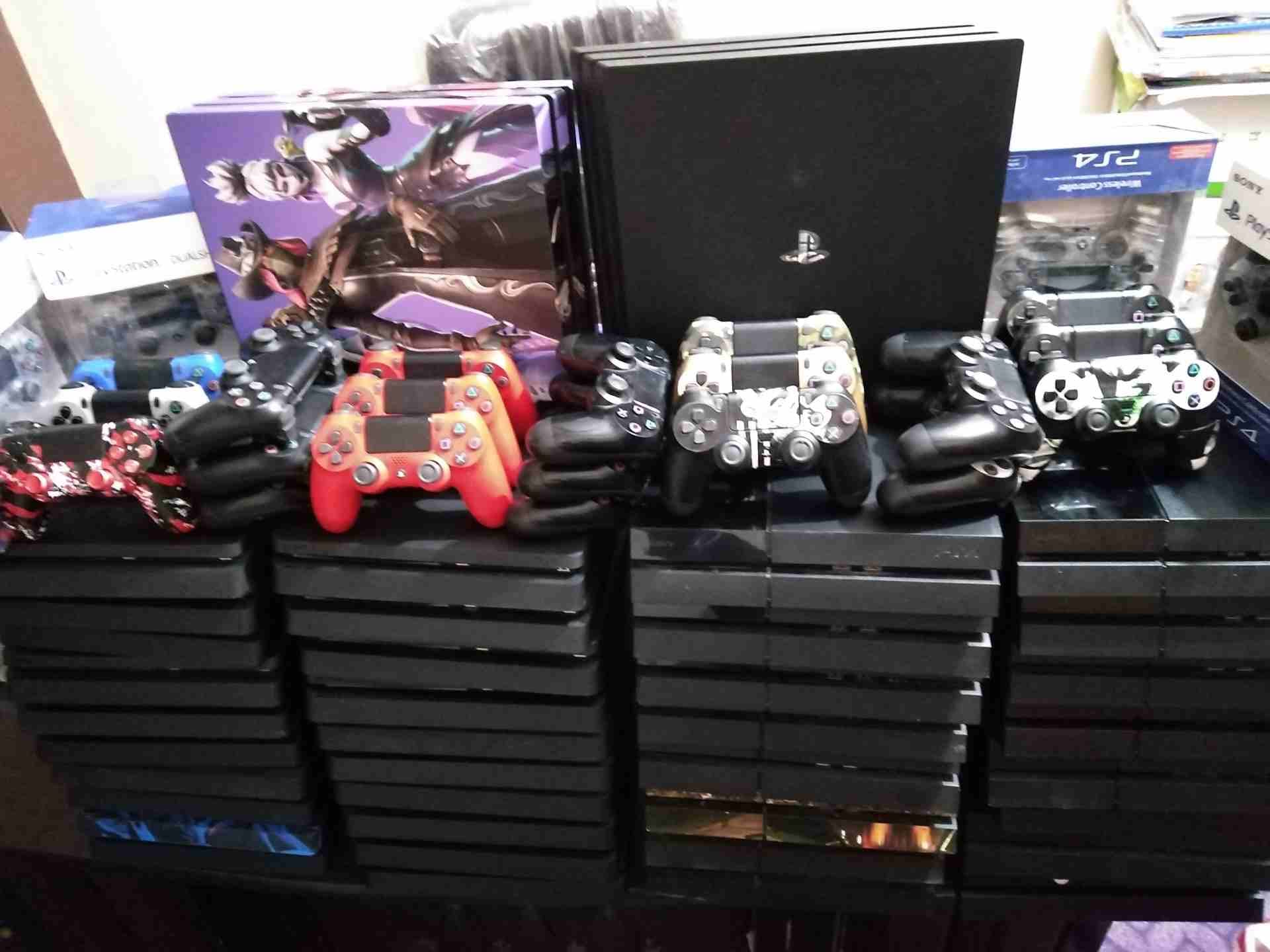 بلايستيشن 4 playstation
لا تنسَ أنك شاهدت هذا الإعلان في عنكبوت
بلايستيشن 4 فات / سلم / برو
كميا...