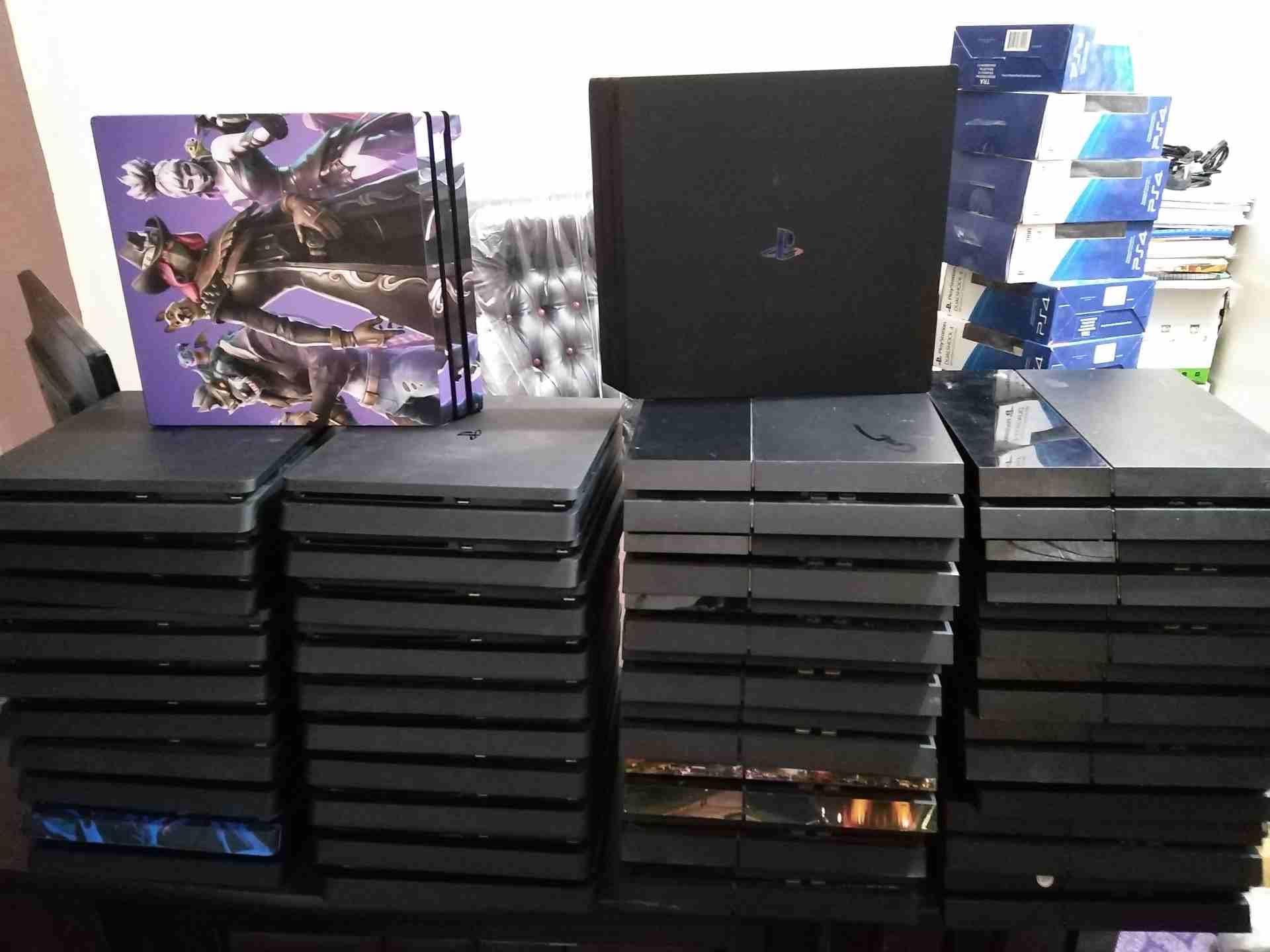 بلايستيشن 4 playstation
لا تنسَ أنك شاهدت هذا الإعلان في عنكبوت
بلايستيشن 4 فات / سلم / برو
كميا...