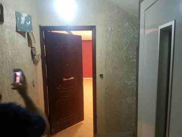 للبيع شقه تشطيب سوبر لوكس
قرب مسجد الرحمه
شروق مدينه نصر
الدور السادس
يوجد مصعد
من المالك مباشرة
مساحه 145م
3 غرف
1 حمام
1 مطبخ
ريسبشن
للمزيد من التفاصيل يرجي التواصل 01032819803