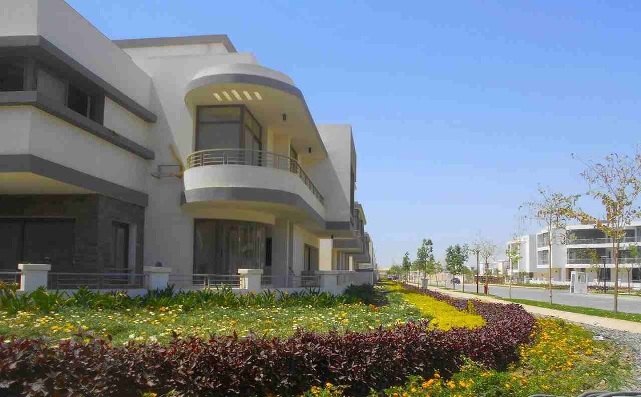 الحق اشتري شقة في كمبوند شاليا بالتجمع الأول بمساحة 124 متر (غرفتين- 2حمام- تراس-مطبخ-صالة) بحديقة مميزة المساحة بدون مقدم وتسهيلات في السداد و اقساط علي 6 سنوات بدون فوائد.
الكمبوند يتميز من موقعه ا...