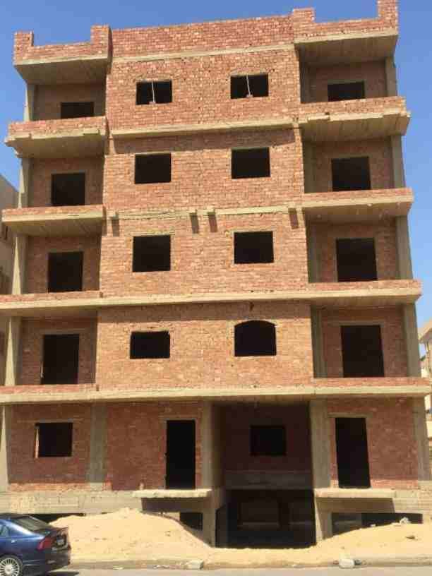 لراغبي الاستثمار بالتجمع الخامس
عمارة كاملة للبيع بالتجمع / الأرض 717م
بيزمنت و ارضي و 4 ادوار و روف
الدور 3 شقق / علي الطوب
موقع حيوي جدا
15 شقة + روف + بيزمنت
01021170230