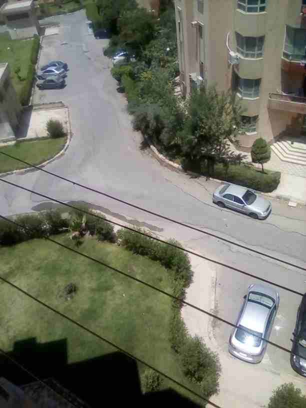 شقة لقطة للبيع فى كمبوند الفردوس ٩٢ متر غرفتين وريسبشن قطعتين تشطيب سوبر لوكس غاز طبيعي كهرباء مياة امن ادارى وحديقة خاصة تنازل نهائى فى الصندوق مطلوب ٤٠٠٠٠٠ الف جنية قابل للتفاوض