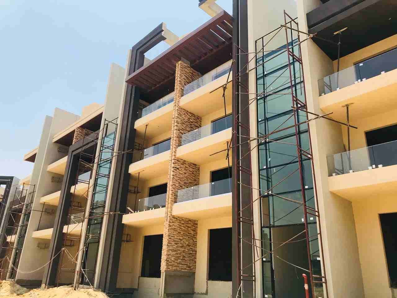 اشتري شقة دور متكرر في كمباوند Midtown New Cairo في التجمع الخامس باطلالة مميزة لاول حديقة نباتي في مصر و امام بحيرات الصناعية .
العمارة دور ارضي + 3 ادوار متكرر
يقع الكمبوند على بعد 14 كم من كايرو ف...