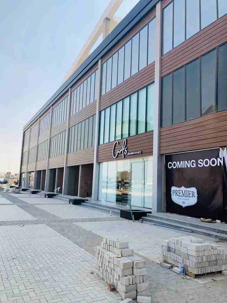 اشتري بيتك بحديقة خاصة مناسبة المساحة لتمتع بالهدوء و الخصوصية في بأميز كمباوند في التجمع الخامس كمباوند Midtown New Cairo.
طريقة الدفع: ادفع 50% مقدم واستلام الشقة فورا و قسط الباقي علي سنتين تقسيط...