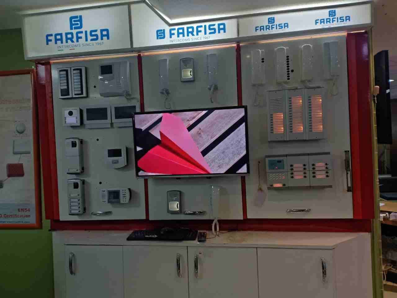 انتركوم بالصوت او الصورة بضاعة حاضرة من الوكيل
و بضمان لمدة عام كامل
الانتركم الصوتي متوفر لعدد شقق من 1 و حتي اكثر من 200 شقة
الانتركم المرئي بالكاميرا و شاشات مختلفة 3 بوصة و 4 بوصة و 7 بوصة
متو...