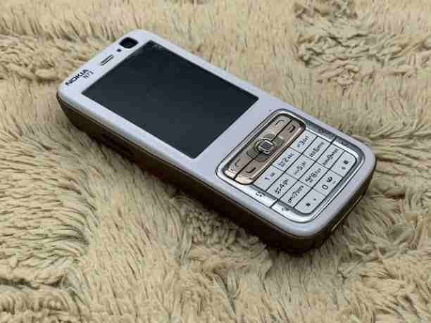 Nokia n73
حاله ممتازه جدا كما موضح بالصور بالبطاريه والشاحن الأصلي فقط
متوفر توصيل للقاهره وشحن لجميع المحافظات
