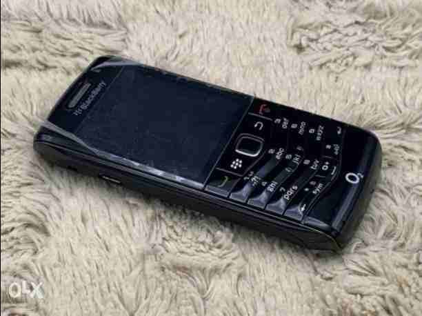 بلاك بيري pearl 9105
منزلتش مصر
فيها لغه عربيه لكن الكي باد إنجليزي فقط
كما موضح بالصور
جديده زيرو متحطش فيها شريحه نهائي
بلزقه الشاشه والكاميرا
من النوادر
معاها البطاريه والشاحن الاصلي فقط...
