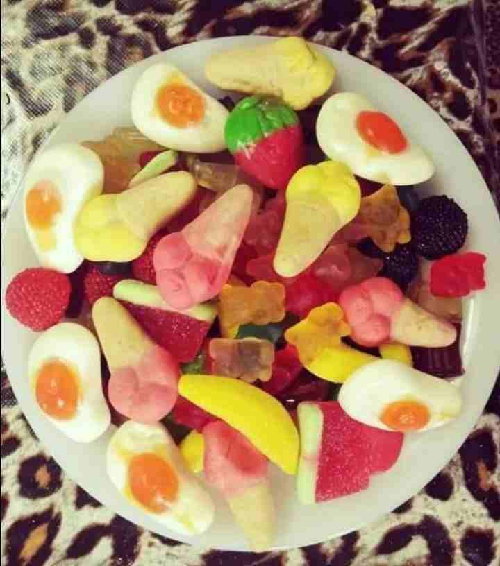 شيكولاتاااات مستورررررده 🍫 🍬 🍭
أسعار ولا في الخيال
كاندي ماارشيملو جيلي اسباني
عروض ع كادبوري و ميلكا
الجبن السوري
و صوصات التورت و الجاتوهات كل ما تتخيلين موجود عندنا