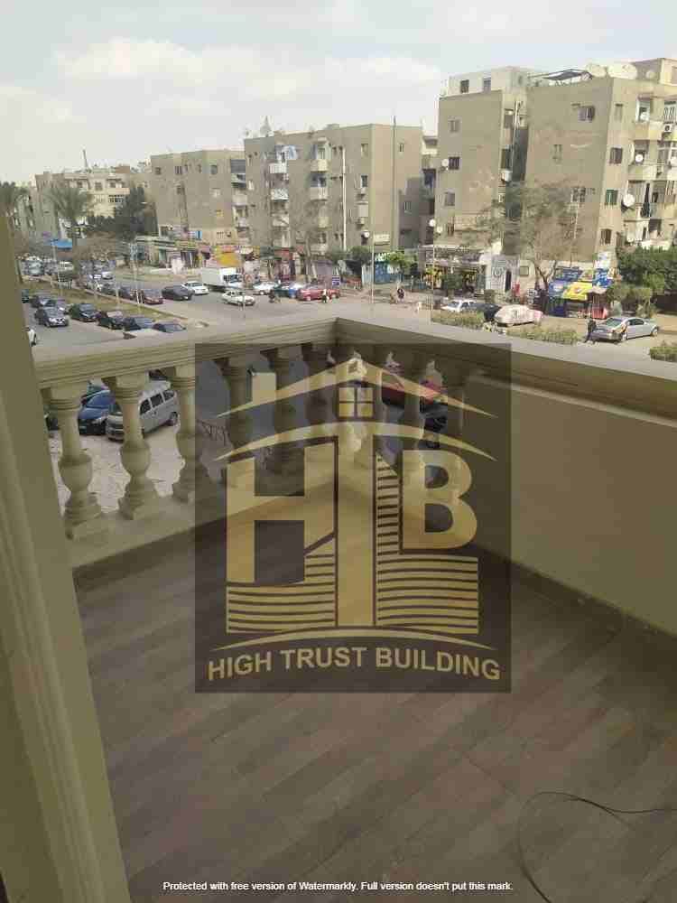 شقـة للايجـــــار بحســــن المأمــــون مدينة نصــر (3 غرف-ريسبشن- حمــام- اوفيــس) الدور الثاني و واجهة عريــضة تشطيــــب التــرا لــوكس
مدخــل رخــام ، انتــركــم ، 2 مصعــد