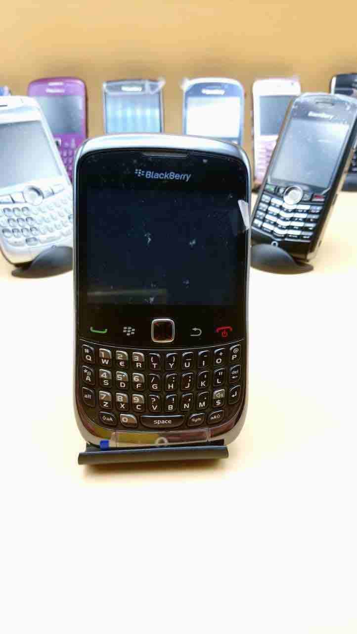 blackberry curve 9300
جديد زيرو
كي بورد انجليش فقط ويدعم اللغه ألعربيه
مفتوح كل الشبكات
وارد الخارج
مع إمكانيه التوصيل للقاهرة وشحن لجميع المحافظات
السعر 1500 جنيه