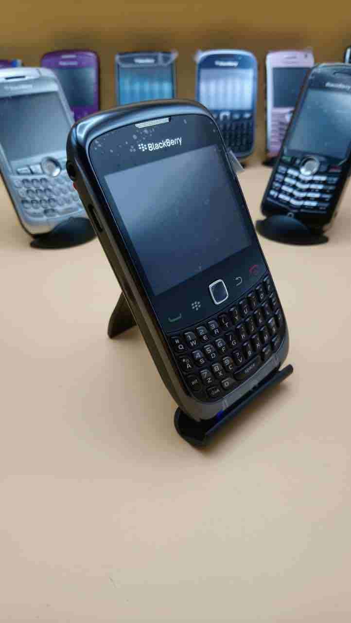 blackberry curve 9300
جديد زيرو
كي بورد انجليش فقط ويدعم اللغه ألعربيه
مفتوح كل الشبكات
وارد الخارج
مع إمكانيه التوصيل للقاهرة وشحن لجميع المحافظات
السعر 1500 جنيه