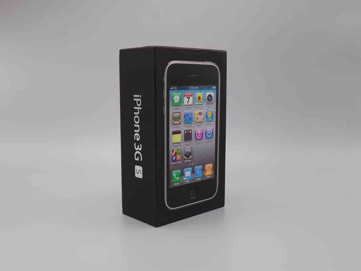 brand new
iPhone 3GS
8GB
black never activate
orange only
لهواه التحف واجهزه الزمن الجميل موديل ٢٠٠٩
شغال اورنچ فقط
في اي فرع اورنچ بيتفك الشفرة لجميع الخطوط ب ٢٥٠ جنيه ٤ أيام عمل
iPhone 3G...