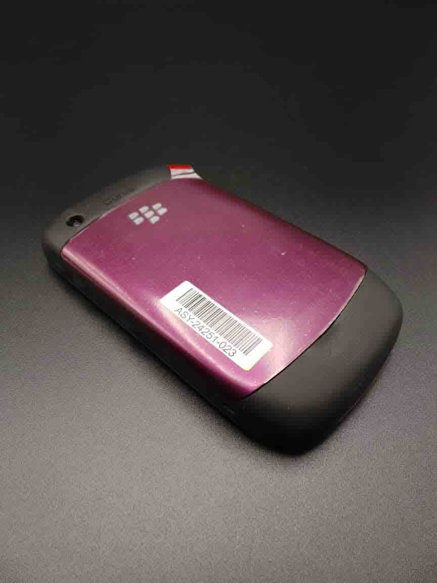 كيرڤ ٨٥٢٠ بلاك بيري جديد زيرو وارد الخارج متحطش فيه خط متوفر توصيل
Purple Blackberry curve 8520 لون موڤ متوفر الأسود كمان
موديلات جديده زيرو متحطش فيه شريحه اطلاقا
وارد الخارج يدعم اللغه العربيه...