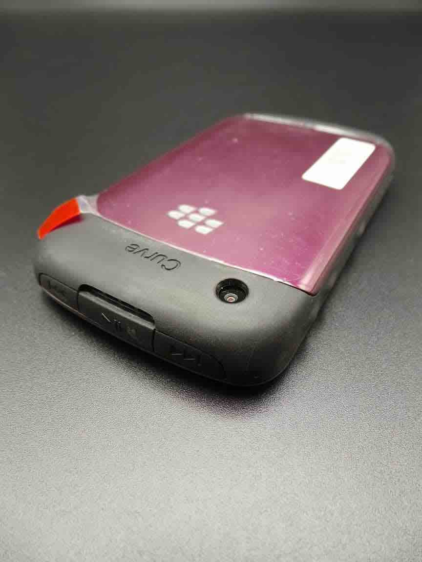 كيرڤ ٨٥٢٠ بلاك بيري جديد زيرو وارد الخارج متحطش فيه خط متوفر توصيل
Purple Blackberry curve 8520 لون موڤ متوفر الأسود كمان
موديلات جديده زيرو متحطش فيه شريحه اطلاقا
وارد الخارج يدعم اللغه العربيه...