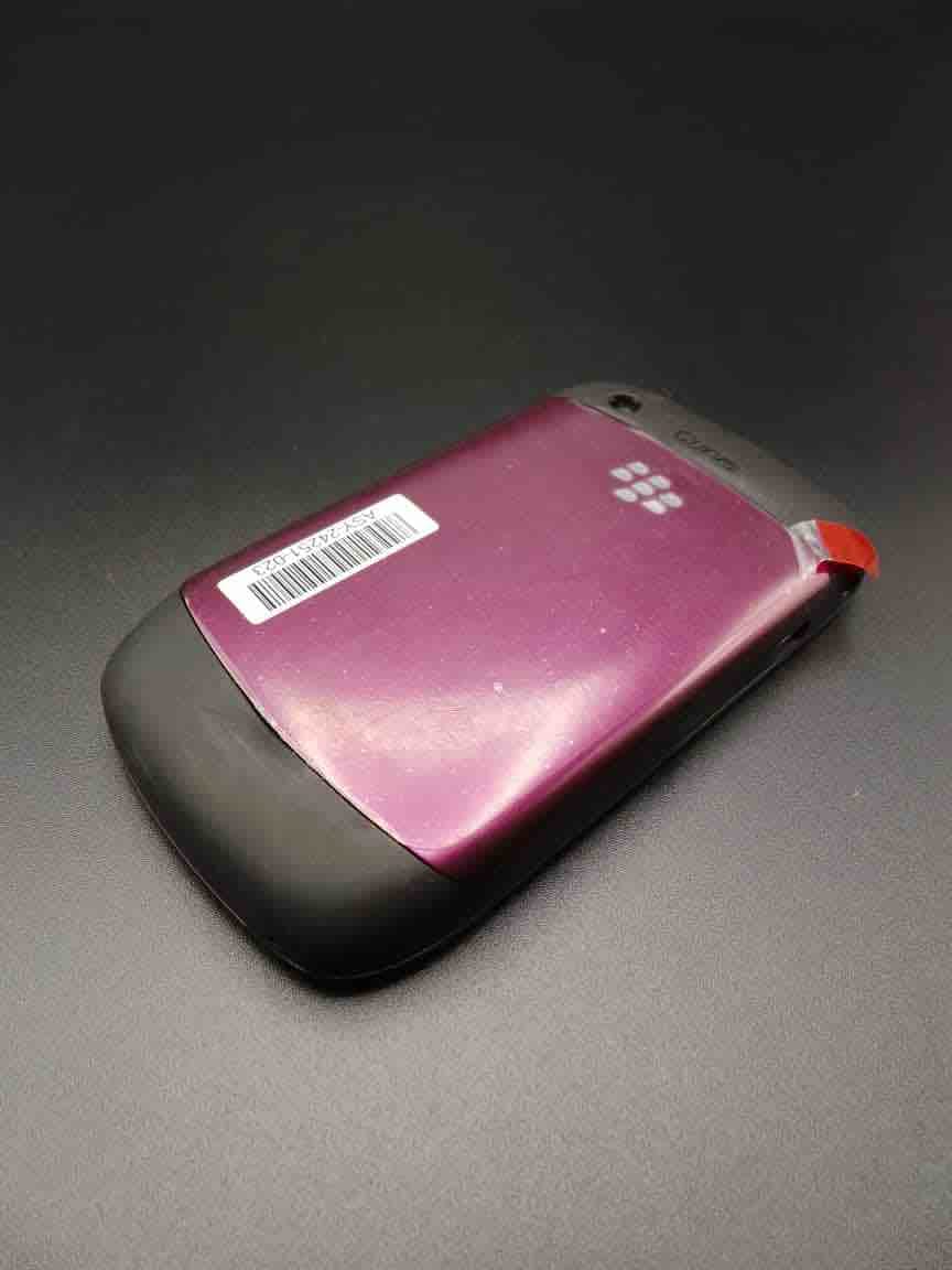 كيرڤ ٨٥٢٠ بلاك بيري جديد زيرو وارد الخارج متحطش فيه خط متوفر توصيل
Purple Blackberry curve 8520 لون موڤ متوفر الأسود كمان
موديلات جديده زيرو متحطش فيه شريحه اطلاقا
وارد الخارج يدعم اللغه العربيه...