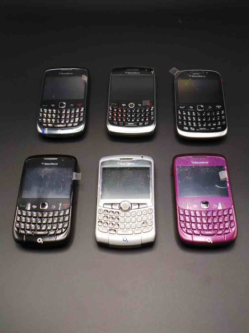 blackberry brand new Europe version original 100 percent
جميع الموديلات جديده زيرو أصليه يعني مش كوبي ولاتجميع ولا
اعاده تصنيع
متحطش فيها شريحه بلزقه الشاشه الاصليه
متوفر توصيل وشحن لجميع المحافظ...