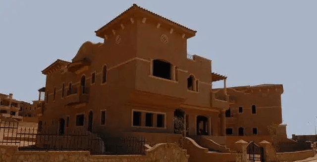 فيلا كالقصر للبيع