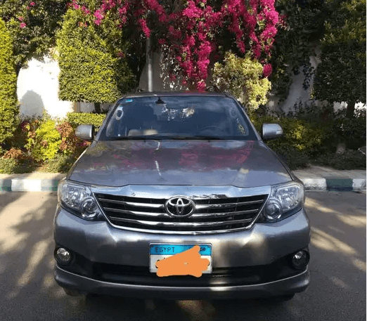 Toyota Fortuner 2017
تويوتا فورتشنر موتور كبير ، لون فضي مدخن ، دهانات المصنع ، رخصه ساريه سنه مرور القاهره ، صيانات توكيل تويوتا العبور منتظمه، كاوتش جديد و بطاريه جديده ،تم إضافة مرايات ضم في التوكي...