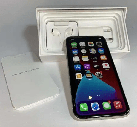 I Phone 11, 64 GB, White, battery 99%
iPhone 11 , White , 64 GB , last model Battery 99%
With box & all accessories ,5G , lte , Facetime
Zero scratches, Mint condition, used a few months
Final pri...