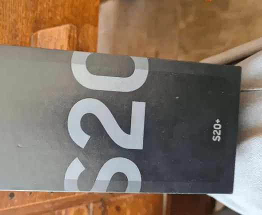 Samsung S20+ بالفاتورة والعلبة وداخل الضمان
بشاشة تردد ١٢٠ هرتز ديناميك امولد 2x وبكاميرات ممتازة وعليه اسكرينة زجاج وبالجراب الاصلي ومعاه جراب اضافي