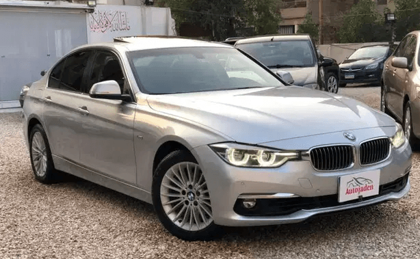 320 لاكشيري
فبريكا كلها بالكامل صيانات كلها بالتوكيل بالبافاريا عداد ١٨٠٠٠٠كم بحالة ممتازة السعر قابل للتفاوض البسيط بعد المعاينة