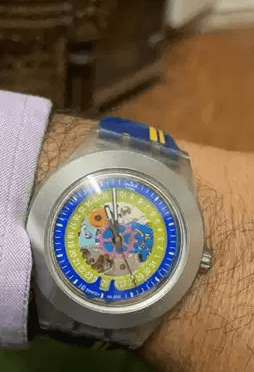 ساعة swatch موديل مميز بألوان عصرية
مينا لون أزرق ×أخضر
خاصية إظهار التاريخ
شاشة زجاج زفير
هيكل فضي من الفولاذ
سوار أسود من الجلد