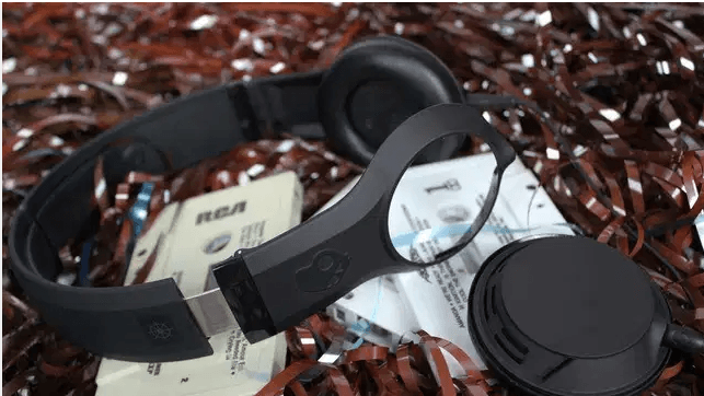 Skullcandy Cassette with Mic Premium
Wired Headset
Black On the Ear
powerful and crystal clear sound
deep bass resonance and full spectrum of sound
track control with play/pause and take/make calls fe...