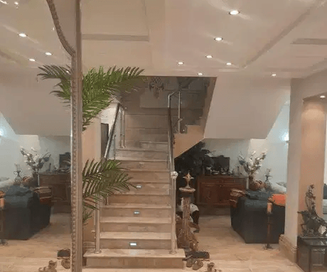للبيع بالرحاب فيلا H بسعر لقطه
فيلا تحفه بمدينه_الرحاب
للبيع بمدينه الرحاب فيلا توين هاوس بموقع متميز
بالمرحله الثالثة فيلات خطوات من مول 2 بوابه 9
مساحه الارض 330 م
مساحه المباني 221م
تشطيب الترا ل...