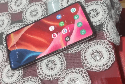 Realme x2 pro
كسر الضهر وكسر بسيط فى الباغه من تحت بدون اى تأثير رام ١٢ و ٢٥٦ وشاشه ٩٠ هرتز وشحن ٥٠ وات وسناب ٨٥٥ بلس جهاز سريع جدا معاه الشاحن فقط نسخه جلوبال