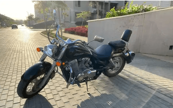 Honda Shadow 750
750 cc
Cobra exhaust شكمان كوبرا
Engine guard انچين جارد
Fog lights فوانيس شبورة
New Battery بطارية جديدة
15,000 miles
Back rest
2007