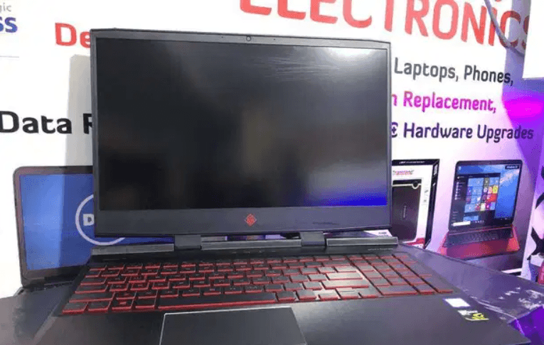 اتش بى جيمينج HP OMEN 15 كور i7 جيل تاسع رام 16 فيجا NVIDIA RTX 2060