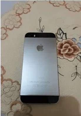 آيفون 5s ١٦ جيجا بعلبته للبدل