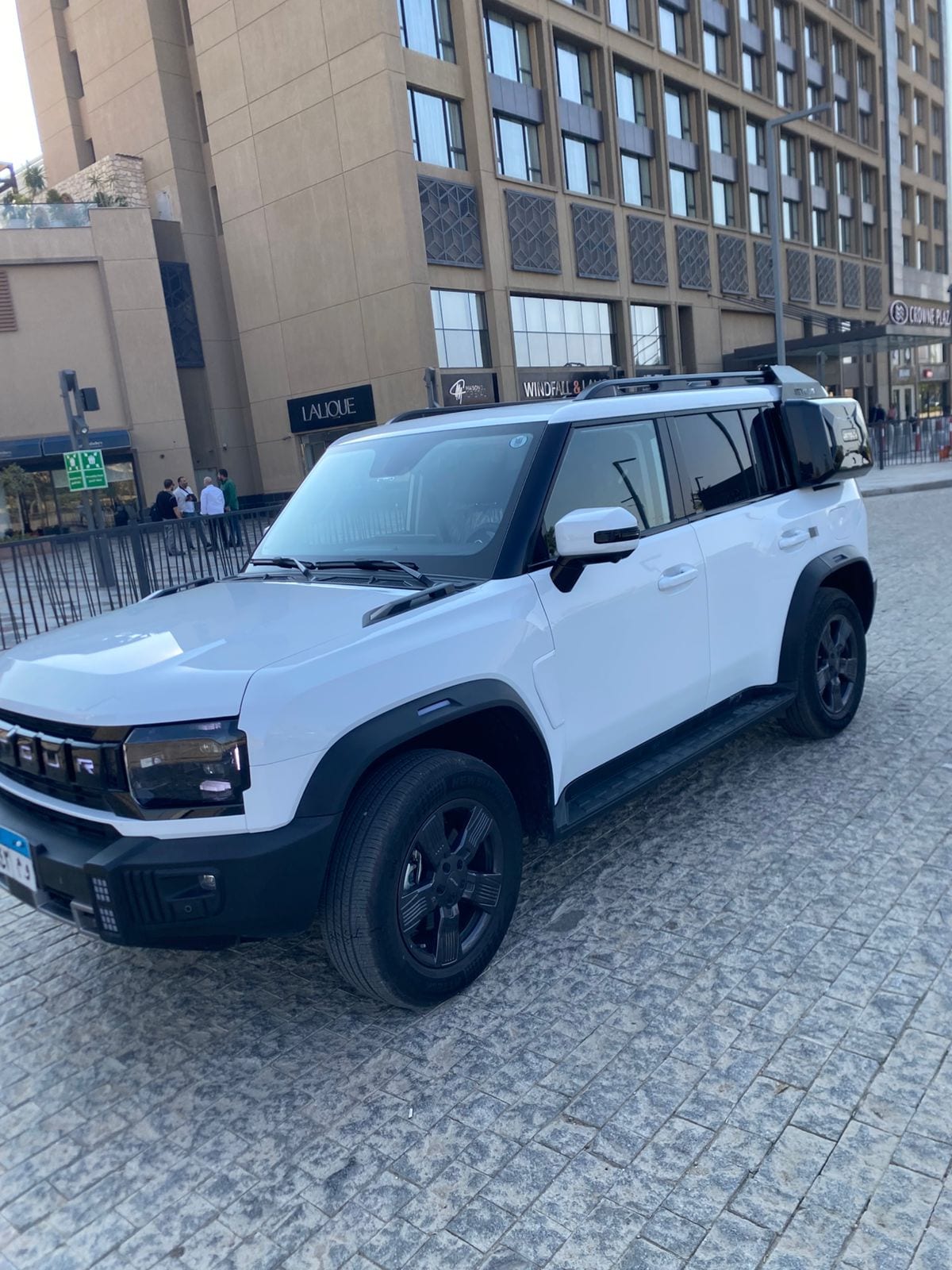استمتع بهيبة الـ Jetour T2 مع سائق محترف.. فخامة تليق بك! 🖤💎