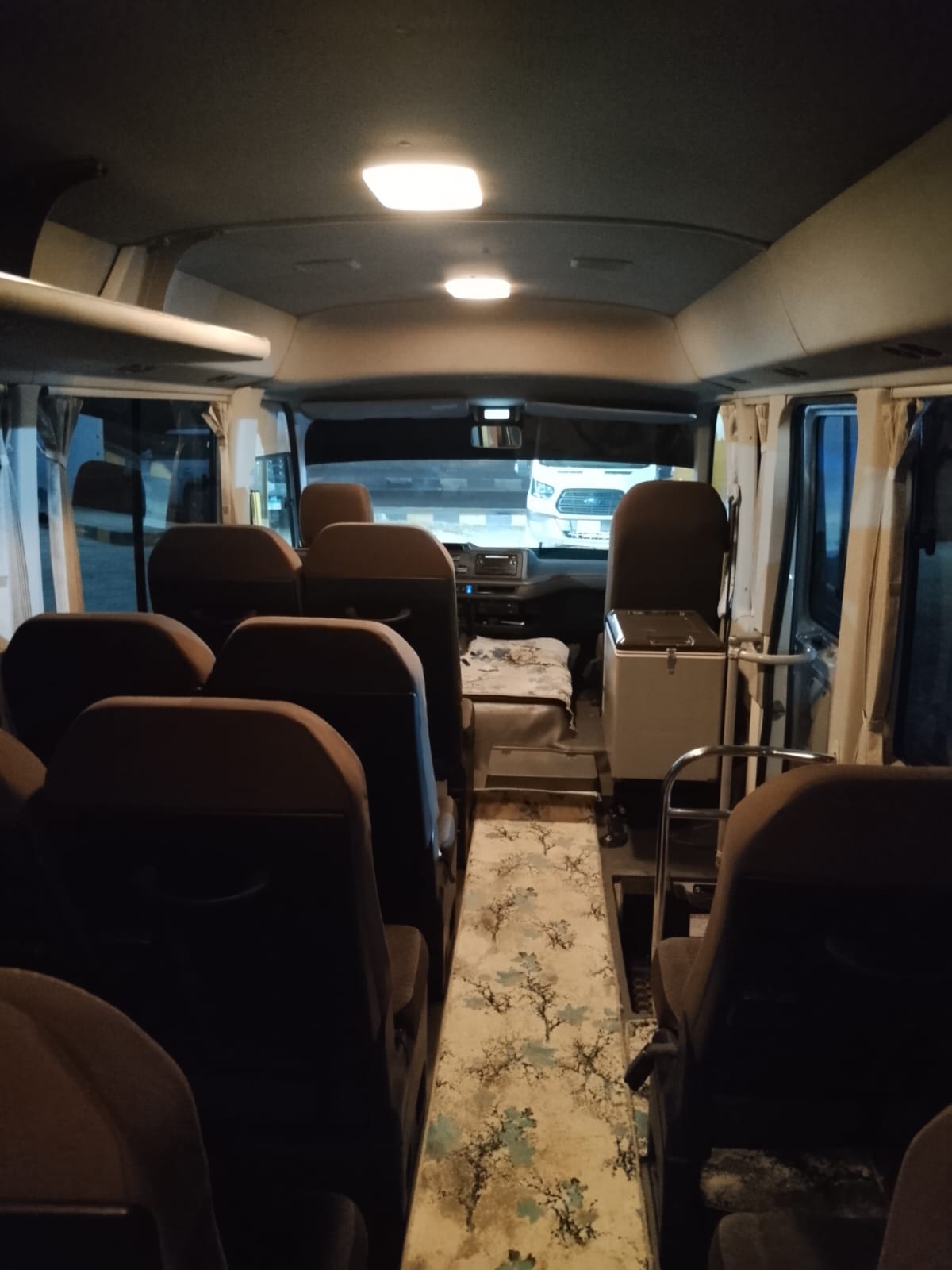 لرحلات المجموعات.. تويوتا كوستر هو الاختيار 🚌