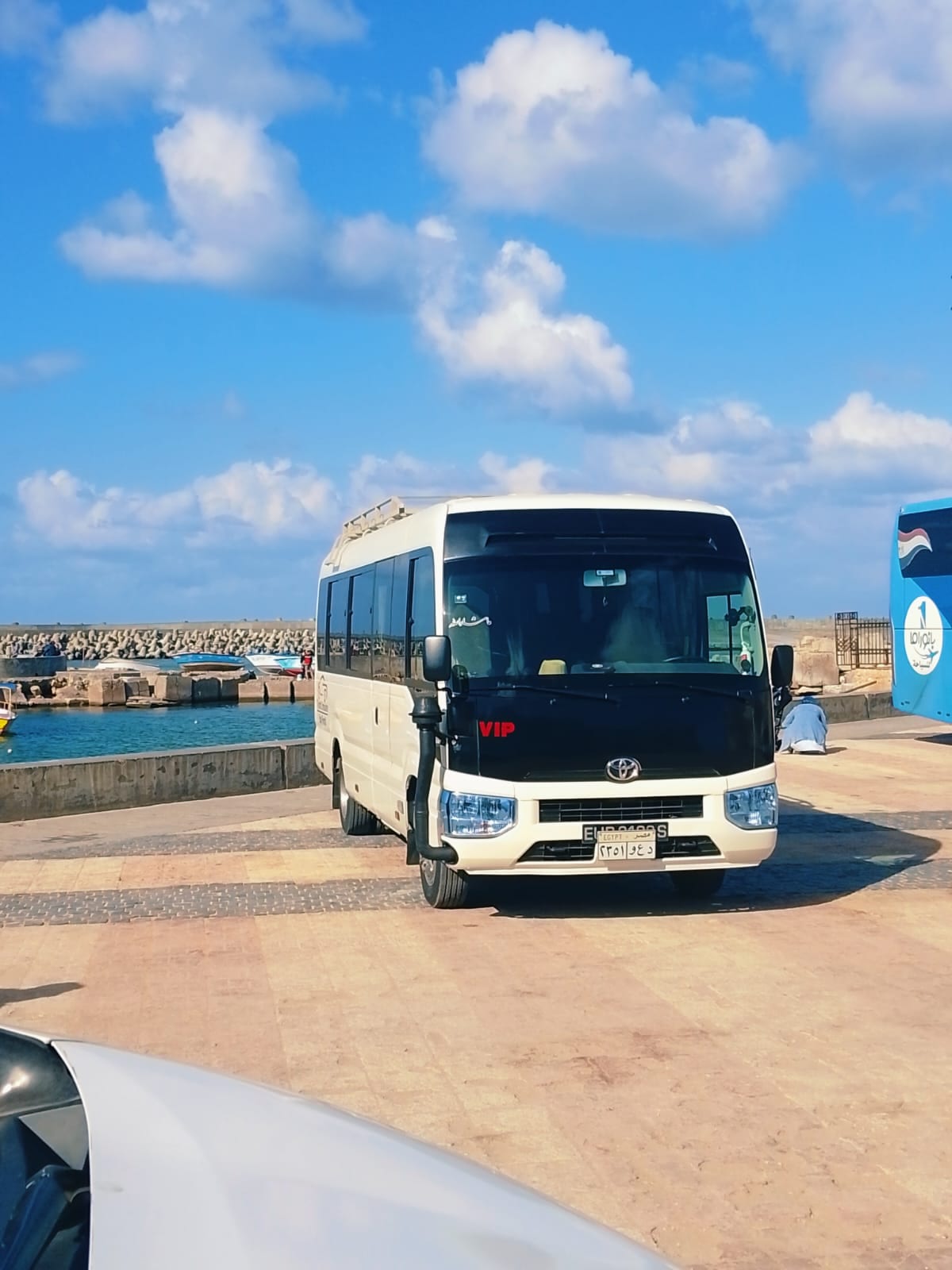 لرحلات المجموعات.. تويوتا كوستر هو الاختيار 🚌