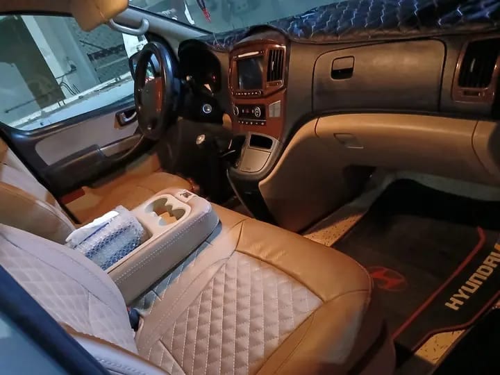 استقبال المطار بلمسة VIP.. هيونداي H1 ✈️🚗